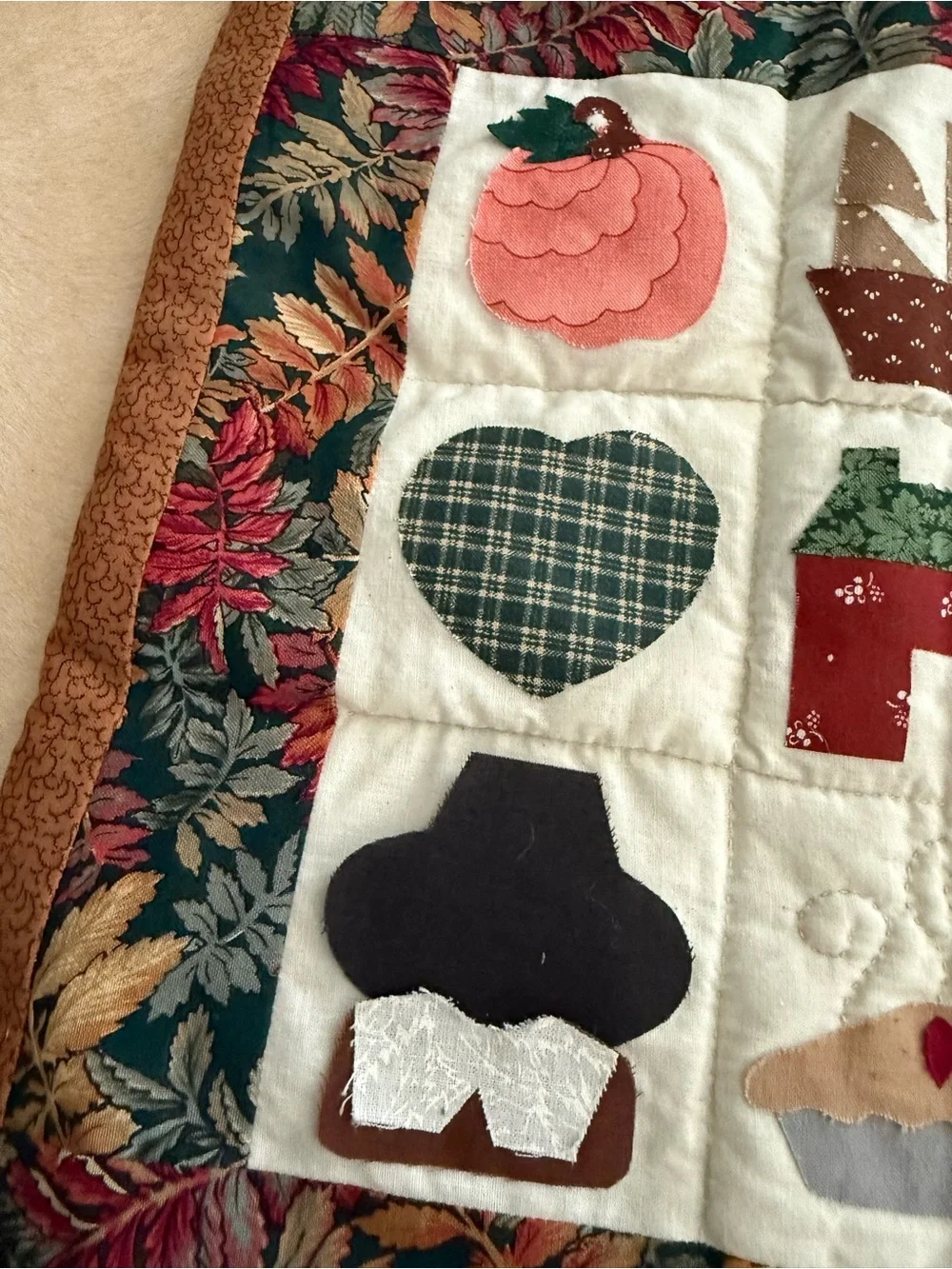 Adorable Miniature Thanksgiving Theme Quilt Square